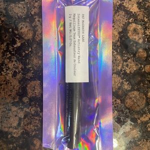 Pat McGrath Artistry wand for your eyeshadow to reveal more & long lasting